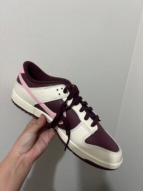 Nike Women's Low-Top Sneaker in Burgundy, Cream & Pink